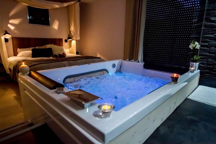 The Urban Loft, Hébergement Avec Jacuzzi Pour Un Week-End destiné Chambre Avec Jacuzzi Privatif Luxembourg