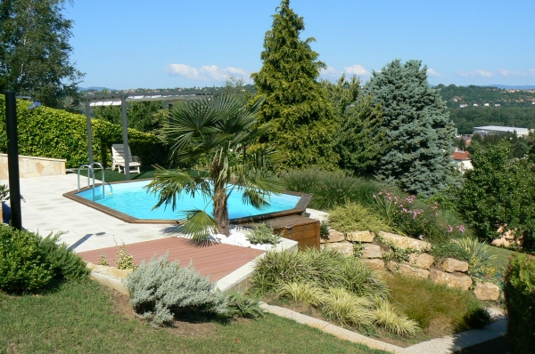 Une Piscine Dans Un Jardin En Pente ? C’est Possible avec Aménagement Piscine Extérieur Terrain En Pente