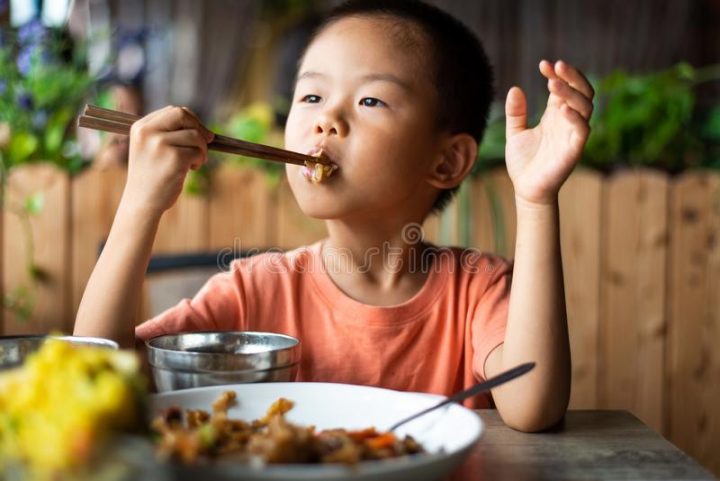 2,109 Visage Chinois D Enfant Photos Libres De Droits Et pour Chemin Jeunant