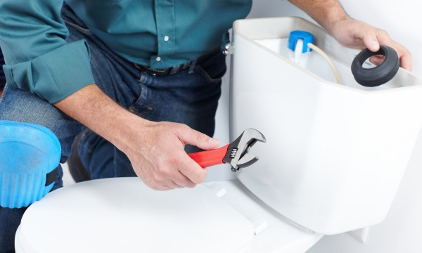 4 Trucs Très Simples Pour Réparer Une Toilette | Trucs concernant Changer Des Toilettes