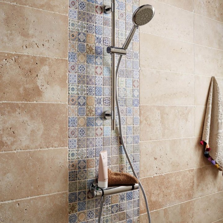 Carrelage De Salle De Bain : 30 Idées Pour Vous Inspirer concernant Mosaique Pour Receveur De Douche