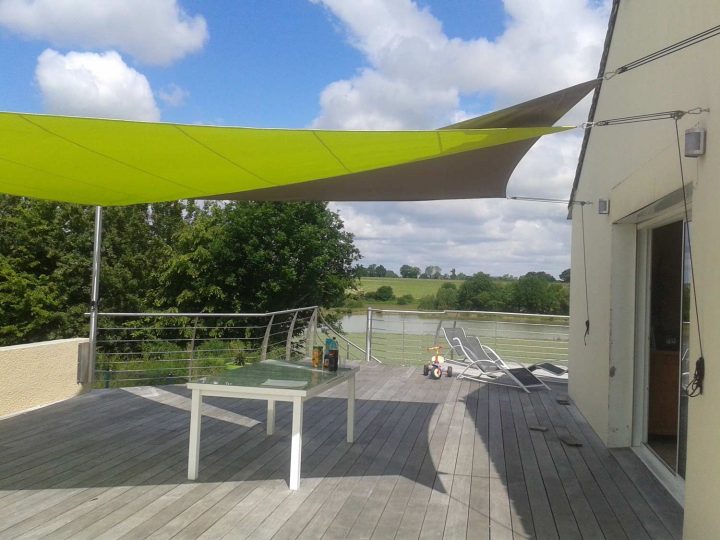 Chassé Croisé De Voiles Sur Une Terrasse – 44 | Voile avec Rideaux D Extérieur Pour Terrasse