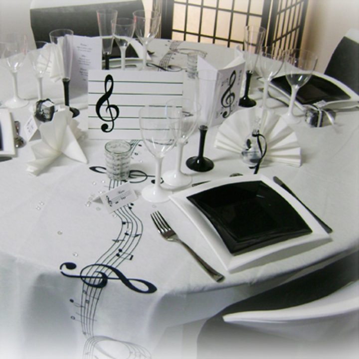 Chemin De Table Musique Original Et Pas Cher Pour Mariage dedans Chemin De Table Romance