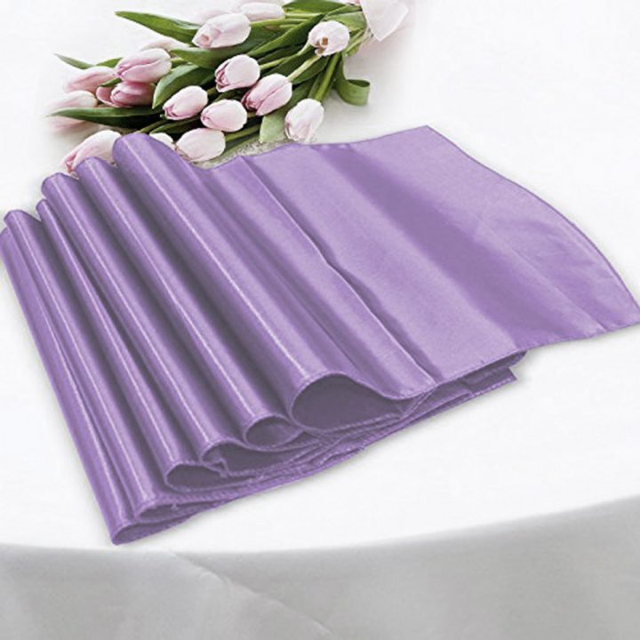 Chemin De Table Satin Lilas, Décoration De Table tout Chemin De Table Romance