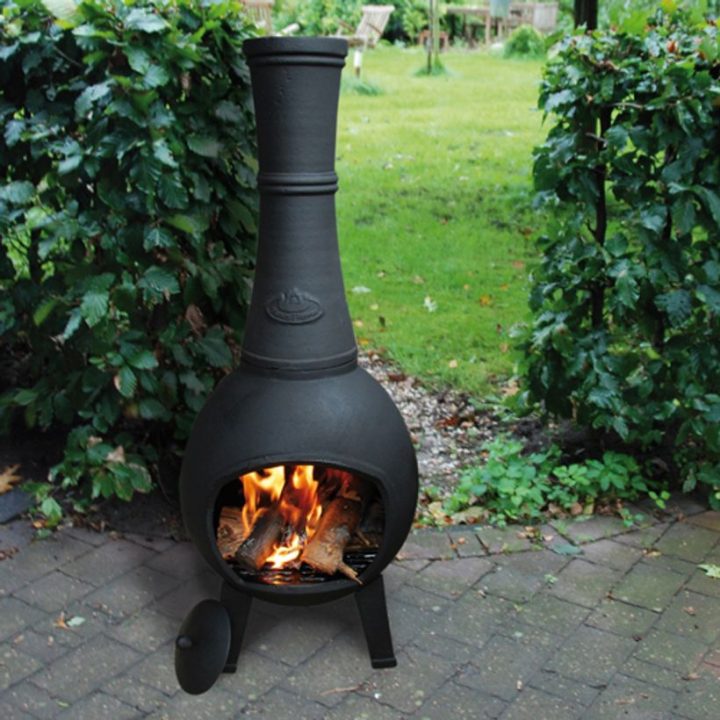 Cheminée D´extérieur En Fonte Noir Bilboquet | Decoclico encequiconcerne Cheminée Barbecue Exterieur