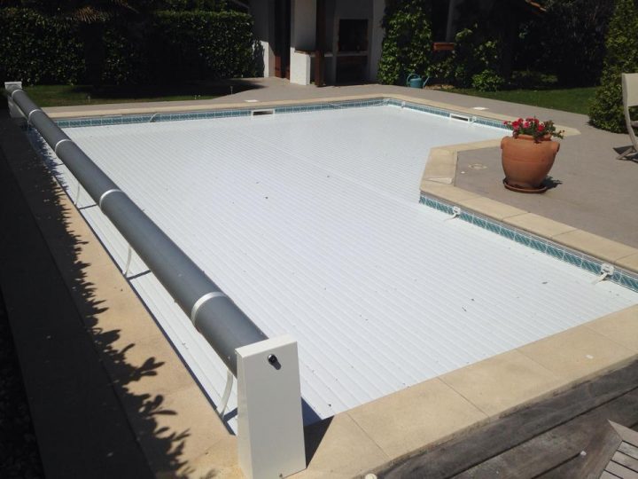 Comment Choisir Un Volet De Piscine? – Aquanov avec Rideau Roulant Terrasse