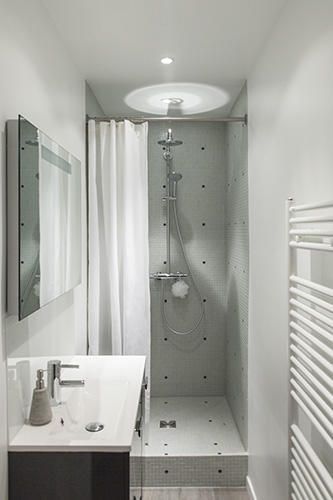 Douche A L'Italienne Surélevée | Salle De Bains En 2019 concernant Rideau Occultant Pour Salle De Bain