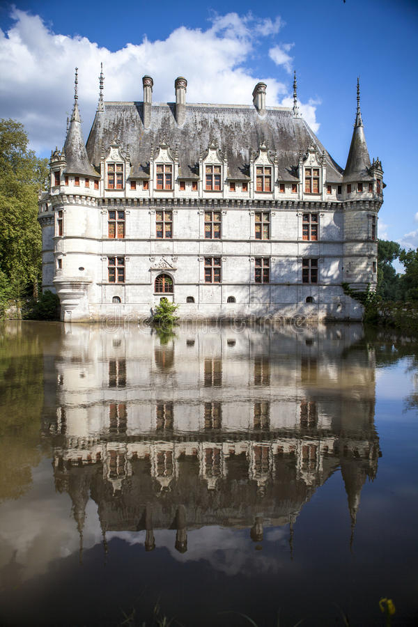 French Village/Church View With Flowers, Provence, Stock dedans Saint Algue Azay Le Rideau