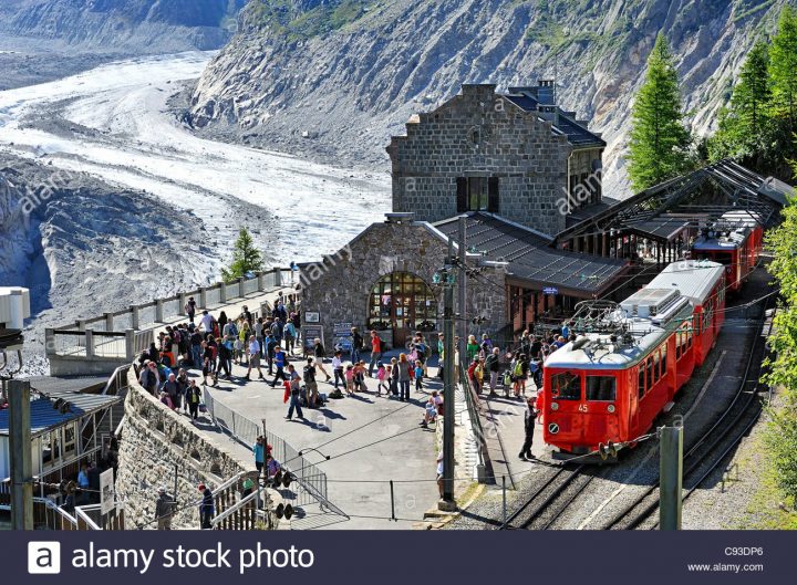 Historic Train: Le Train Du Montenvers, Chamonix, France serapportantà Chemin De Fer Du Montenvers