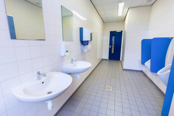 La Moitié Des Élèves Ne Veut Pas Aller Aux Toilettes À L’école intérieur Comment Faire L Amour Dans Les Toilettes