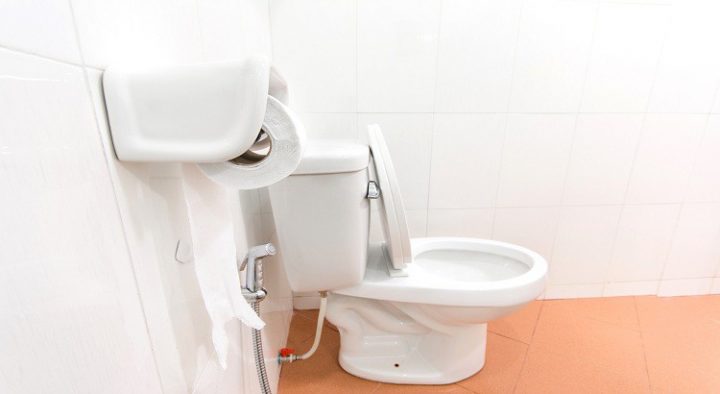 Nettoyez Vos Toilettes Avec Du Coca : Comment Procéder intérieur Comment Nettoyer Les Toilettes