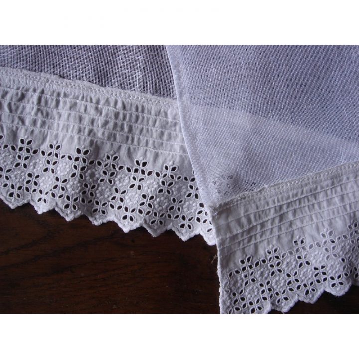 Paire Rideaux | Voile De Lin Blanc + Dentelle Ancienne destiné Rideaux Dentelle Ancienne Ou Macramé