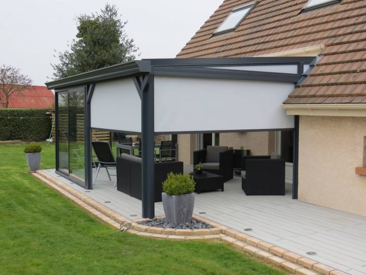 Pergolas Alu Gris Avec Stores Zip À Proximité De Rouen serapportantà Veranda Rideau Pergola