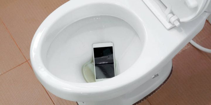 Que Faire Quand Mon Téléphone Tombe Dans Les Toilettes dedans Comment Faire L Amour Dans Les Toilettes