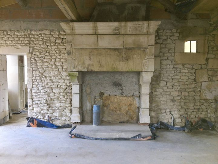 Rénovation D'Une Cheminée En Pierre À Langon – Pose concernant Cheminée Anciennes