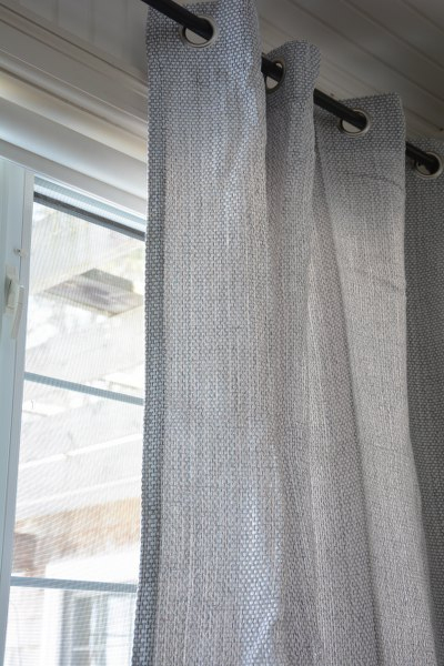 Rideau Texture Gris 54X96 – Boutique Aux Mirabelles concernant Rideau Rigide