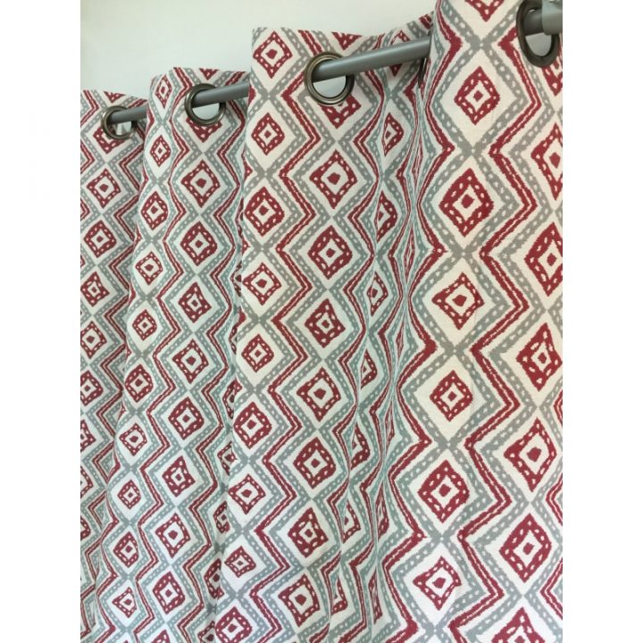 Rideau Vintage Rouge Avec Motif Géométrique dedans Rideaux Motif Geometrique