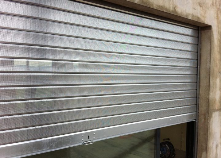 Rideaux Métalliques Grenoble – Grilles De Sécurité tout Rideau Metallique Garage Prix