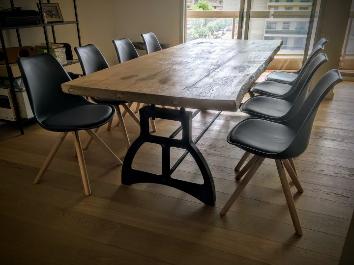 Table De Salon Industrielle En Bois – Pied Coupole En Fonte intérieur Table De Salle A Manger Style Industriel