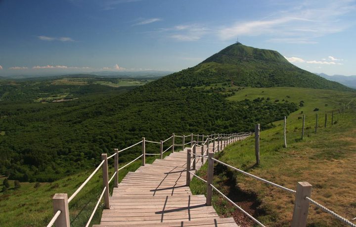 Triple Buses – Lacs Et Volcans D’auvergneséjour En Gîte tout Chemin De Randonnée Puy De Dome