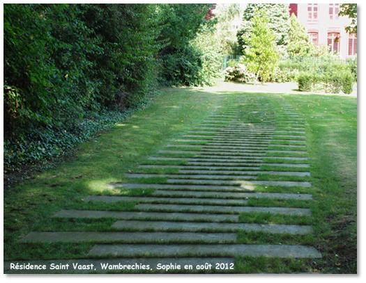 Un Chemin Suggéré. | Dalle Jardin, Allées Jardin Et à Chemin Carrossable