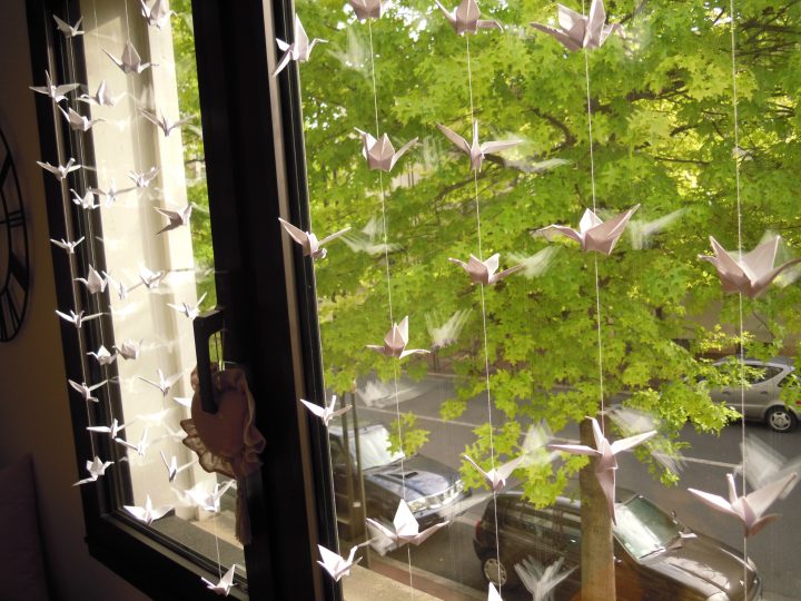 Un Petit Oiseau À Ma Fenêtre… Diy Rideau Origami Deco dedans Rideaux Petites Fenetres