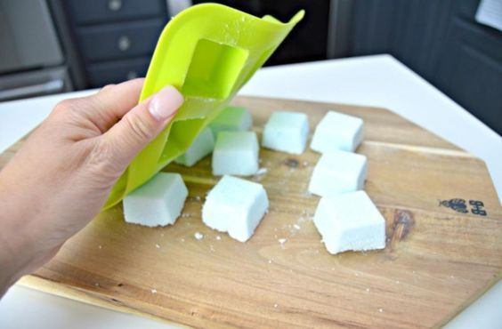 Une Recette Maison De Bombes Nettoyantes Pour La Toilette tout Nettoyer Ses Toilettes