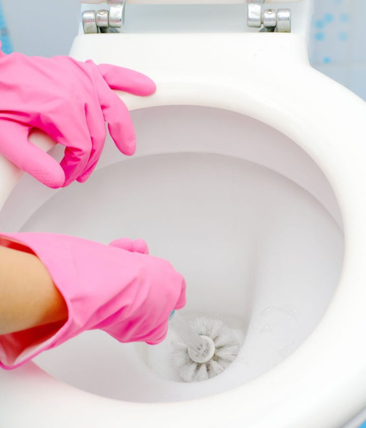 Vider L'Eau Des Toilettes serapportantà Blanchir Les Toilettes