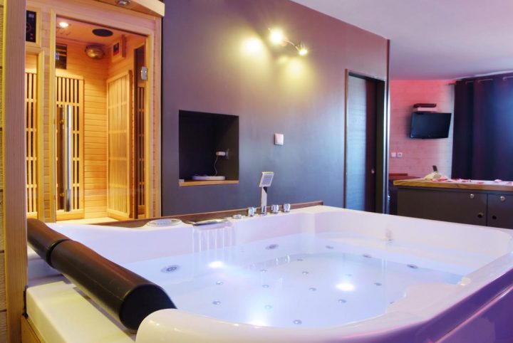 Chambre Avec Jacuzzi Privatif Aquitaine destiné Chambre Avec Jacuzzi Privatif Bordeaux