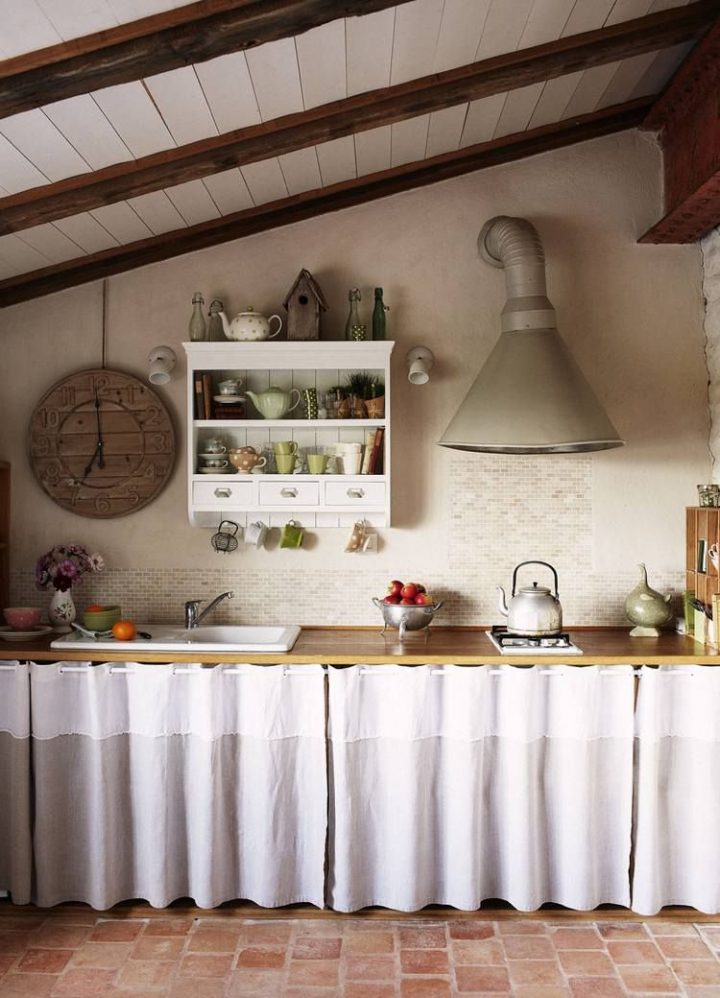 Déco Maison De Campagne – 18 Idées Chic À Oser Pour concernant Rideaux Pour Cuisine Gifi