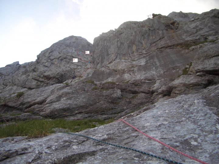 La Tournette : Piou Piou Dans L'Éperon Varo – Camptocamp avec Le Piou Annecy