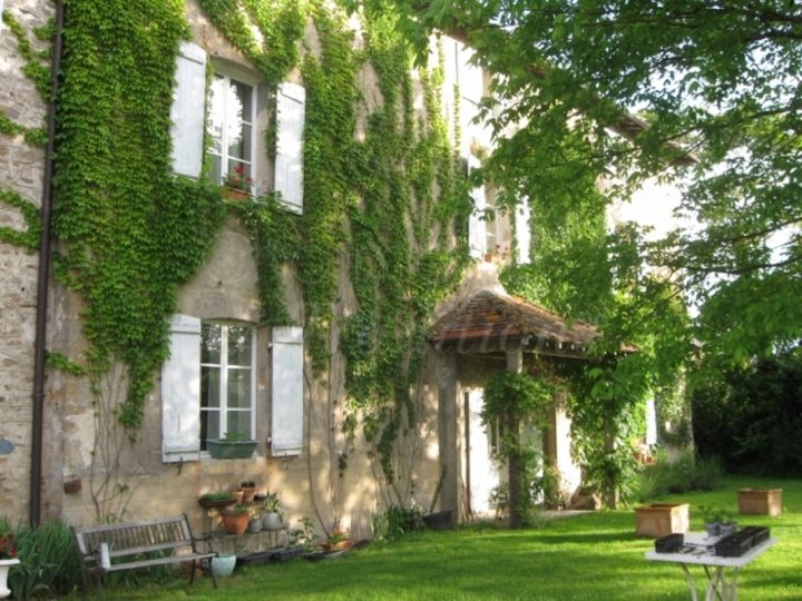 Le Domaine De Panissac : Chambre D'Hote Berneuil, Haute-Vienne à Le Domaine De Panissac