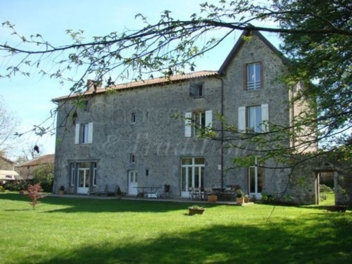 Le Domaine De Panissac : Chambre D'Hote Berneuil, Haute-Vienne dedans Le Domaine De Panissac