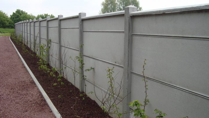 Mur En Plaques De Béton – Clôtures Bataille serapportantà Plaque Beton Cloture Bricomarche