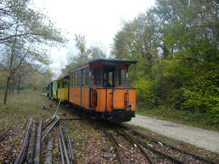 File:train Montalieu – Wikimedia Commons dedans Le Chemin De Fer Engage