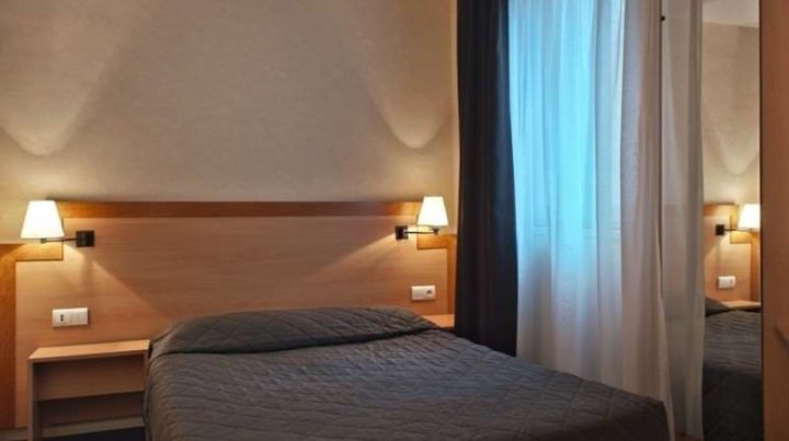 Hotel Du Chemin Vert- Paris, France Hotels- Hotels In dedans Hotel Du Chemin Vert Paris