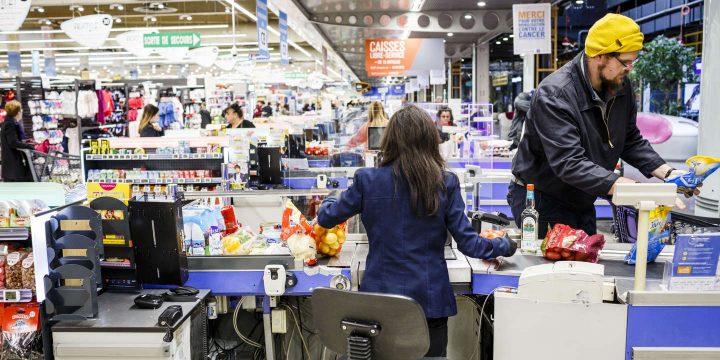 Coronavirus : Dans Toute La France, Les Caissières En concernant Gants De Toilette Jetables Leclerc