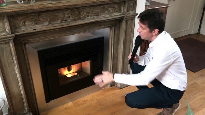 Gérard Philippe : Reportage Par Matélé Sur L'Installation D'Un Insert Aux  Granulés De Bois Mcz intérieur Insert À Granulés Leroy Merlin