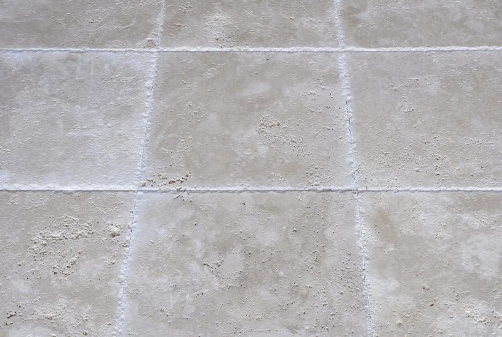 Joint Pour Un Carrelage D'Extérieur : Technique Et Conseils serapportantà Nettoyer Joint Carrelage Sol Gris