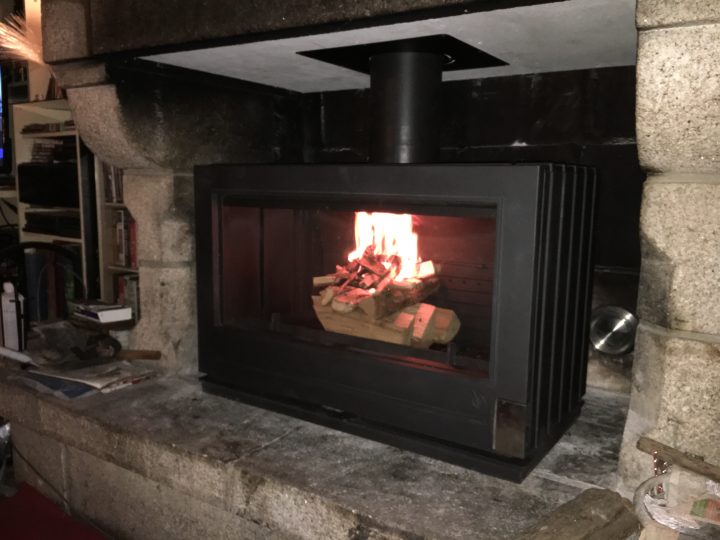 Poêle À Bois Et Cheminée – À Quimperlé Près De Plouay pour Cap Cheminée Quimperlé