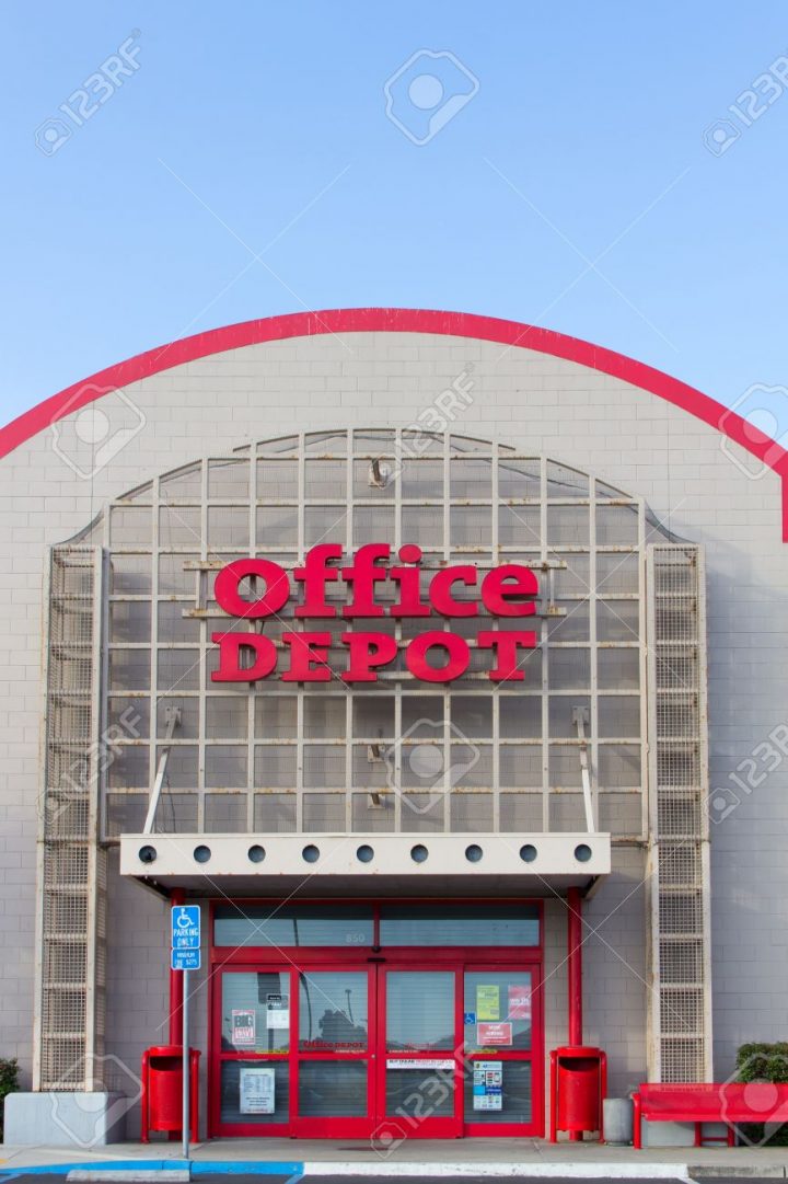 Sand City, Californie / Etats-Unis – 23 Avril 2014: Office Depot Magasin  Extérieur. Office Depot, Inc. Est Un Important Fournisseur Mondial De  Bureau serapportantà Depotmagasin