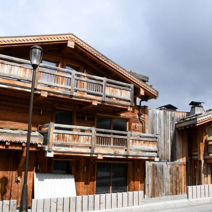 Savoie. Le Chalet Apopka À Courchevel : Un Rêve De Luxe Et tout Chalet En Bois Occasion Le Bon Coin