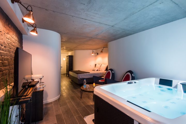 Suite Avec Spa Jacuzzi Privatif 2 – Bed & Breakfasts Zur dedans Airbnb Spa Lille