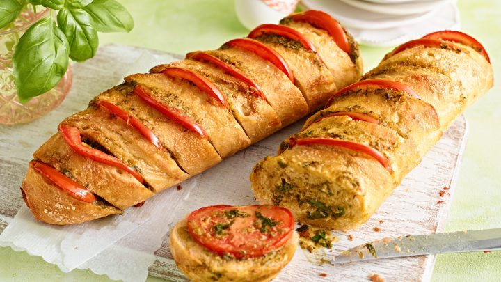 baguette mit tomate