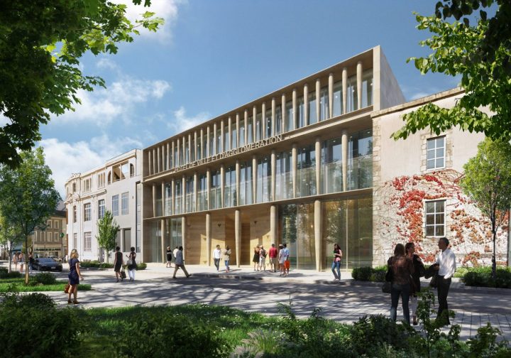 Carré De L'Hôtel De Ville Et Musée Espace Napoléon La avec Véranda Bioclimatique La Roche-Sur-Yon