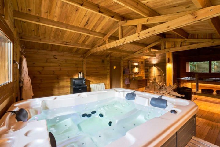 Chalets Avec Jacuzzi Privatif – Loveloc intérieur Hotels Avec Jacuzzi Privatif Toulouse