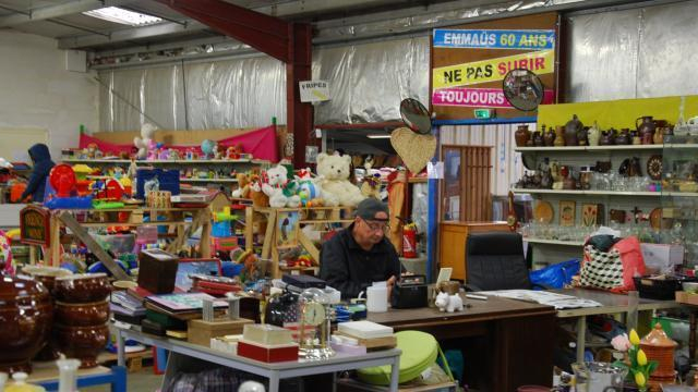 Cherbourg En Cotentin Emmaus C Est Avant Tout L Entraide intérieur Emmaus Dunkerque Meubles