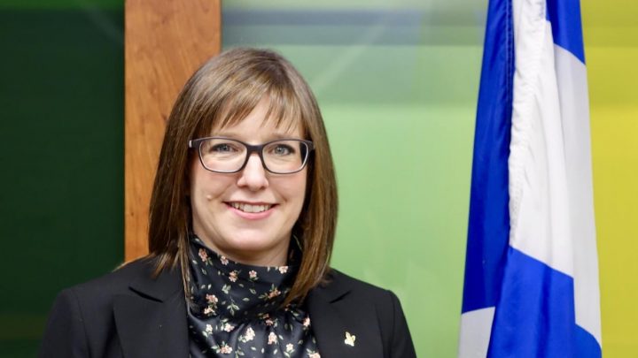 Dans La Besace De Marie-Eve Proulx Pour L'Année 2019 | Ici avec Marie-Ève Morency Conjointe 2019