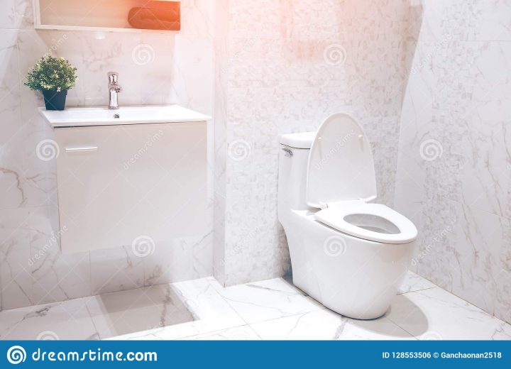 Image Pour Toilette Propre tout Toilettes Propres Image