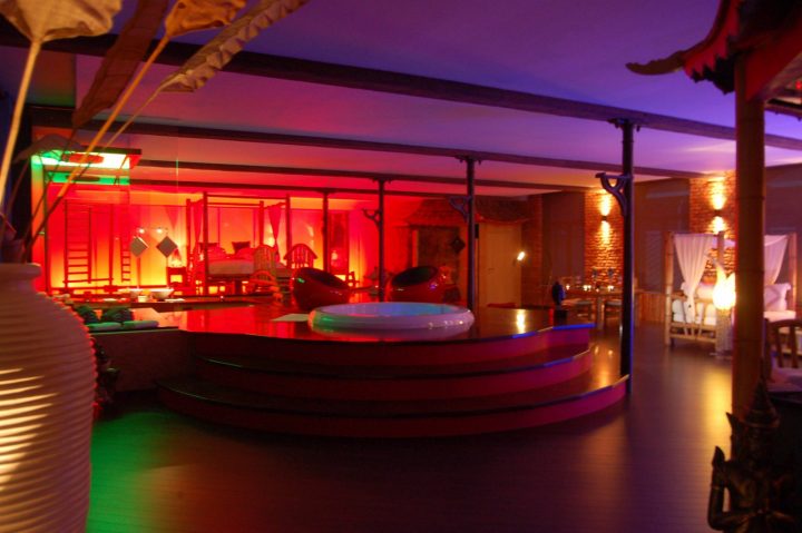 Le Loft Baiser De Shogun, Chambre Avec Jacuzzi Et Sauna dedans Spa Privatif Luxembourg